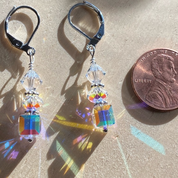 Dazzling sparkly Swarovski crystal earrings - Picture 3 of 4